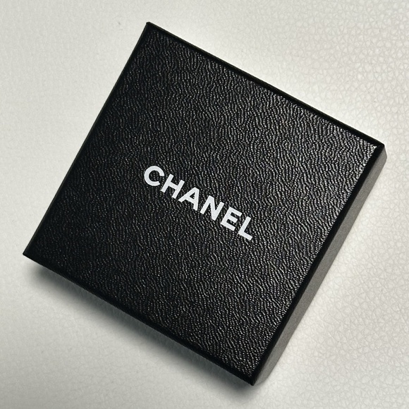 Chanel 01A COCO Gold Coloured Chain Bracelet with Black Rhinestones - Picture 13 of 13